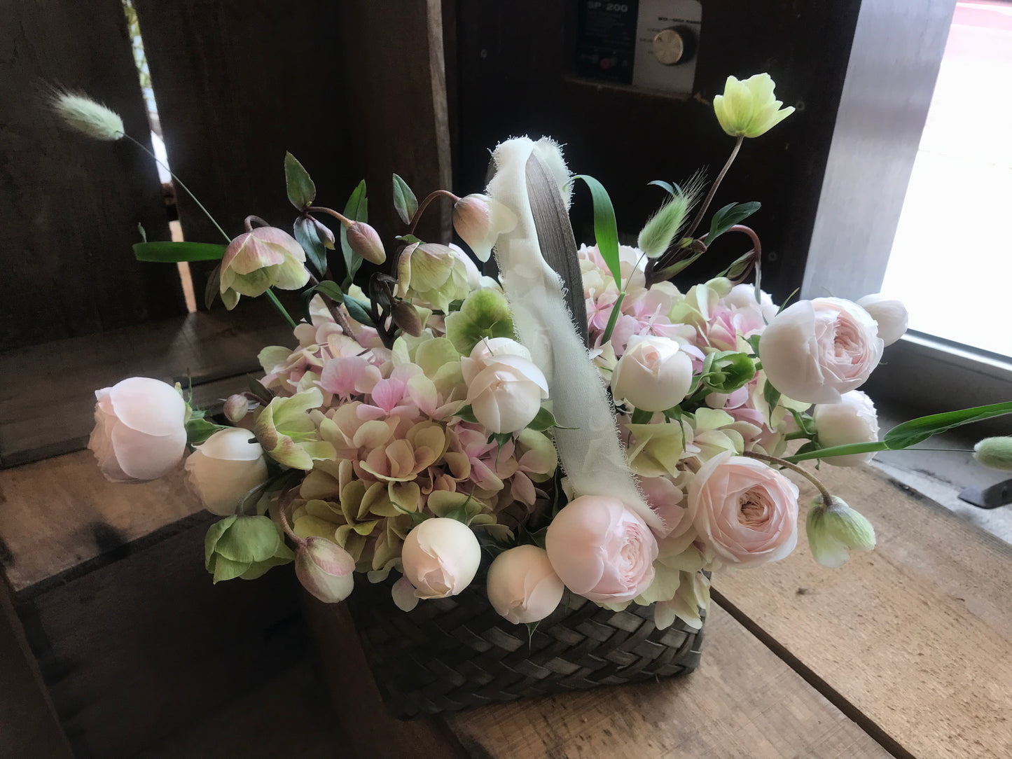 <Selection> Flower Basket - White and Pastel