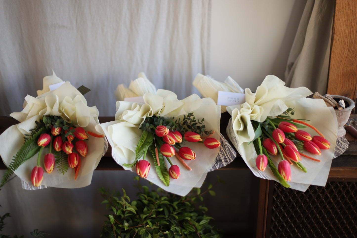 <Selection> Wrapped Bouquet - Red