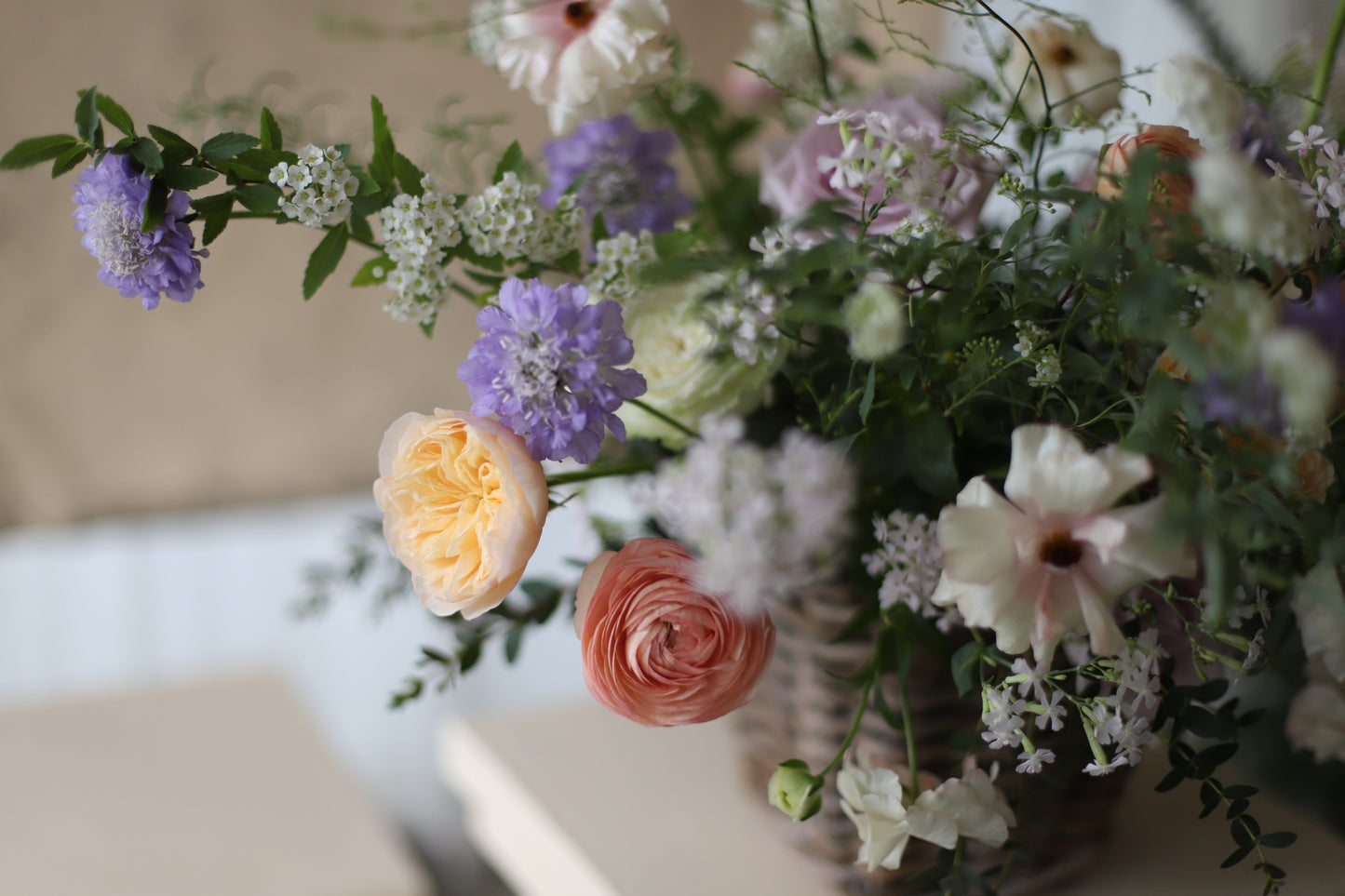 <Selection> Flower Basket - White and Pastel