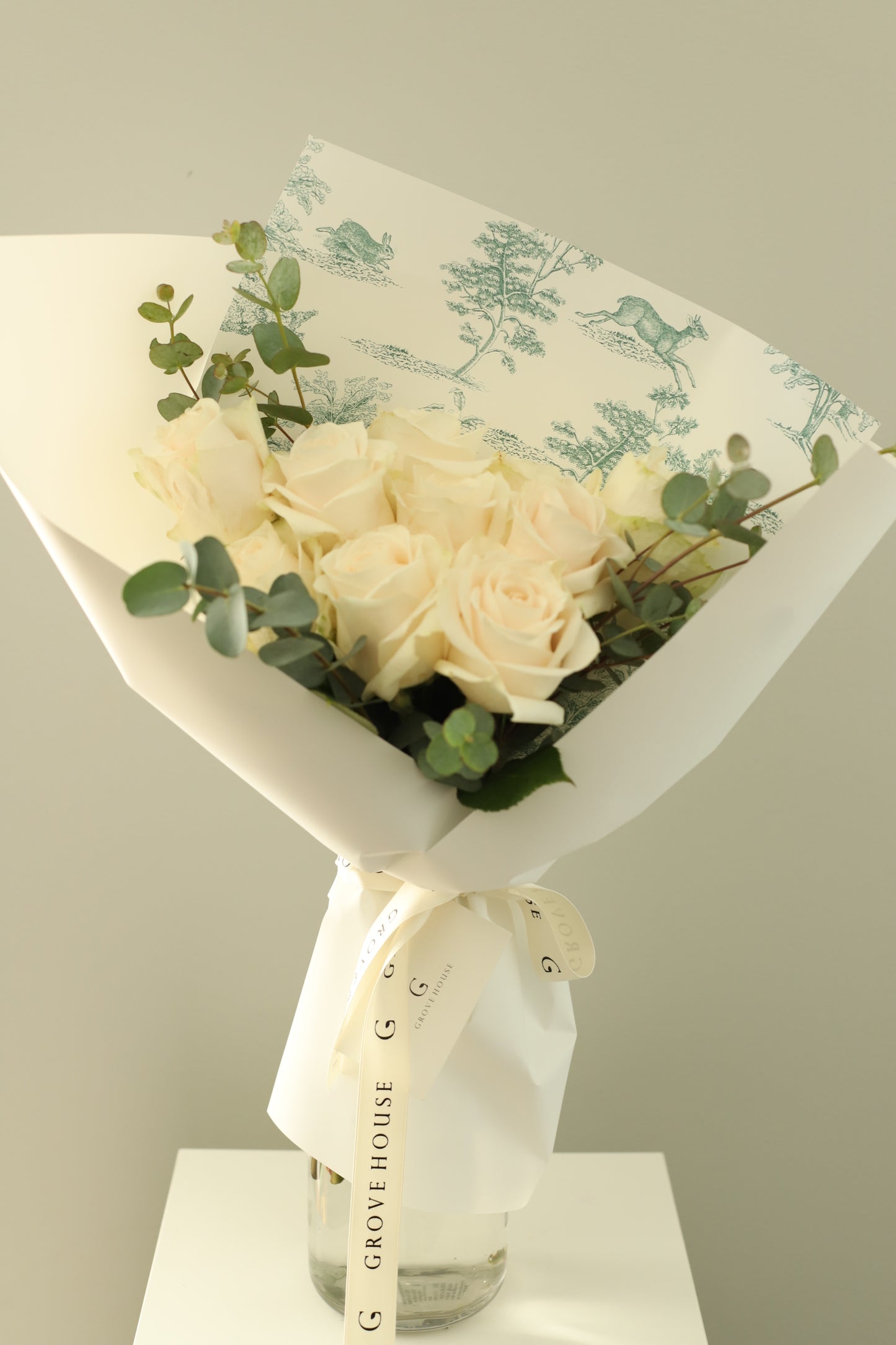 Exquisite Pearl White Wrapped Bouquet (Standard/Deluxe/Premium)