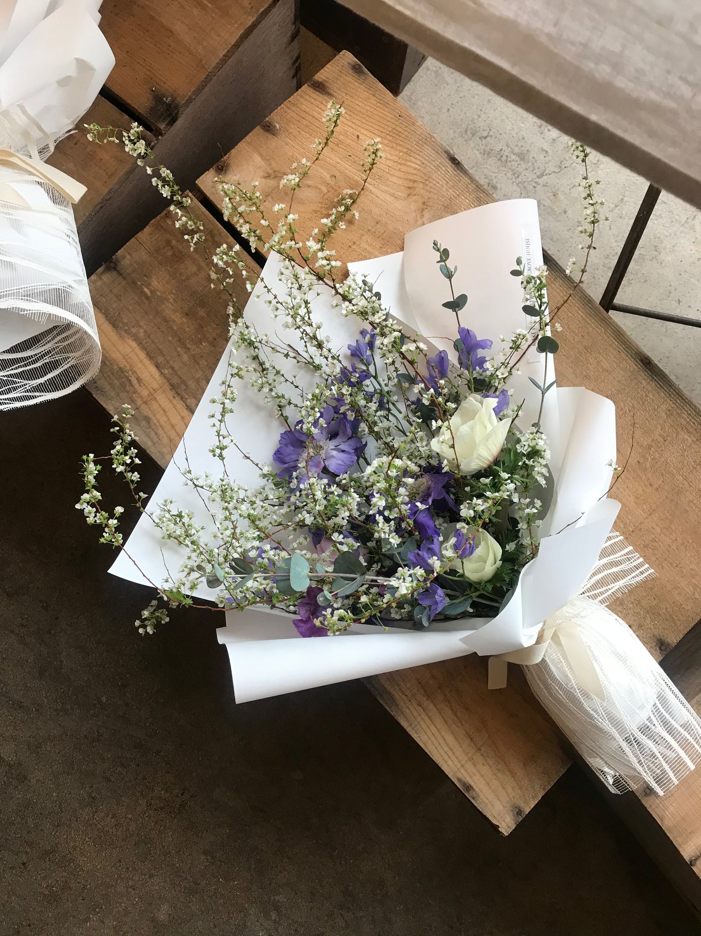<Selection> Wrapped Bouquet - White and Pastel