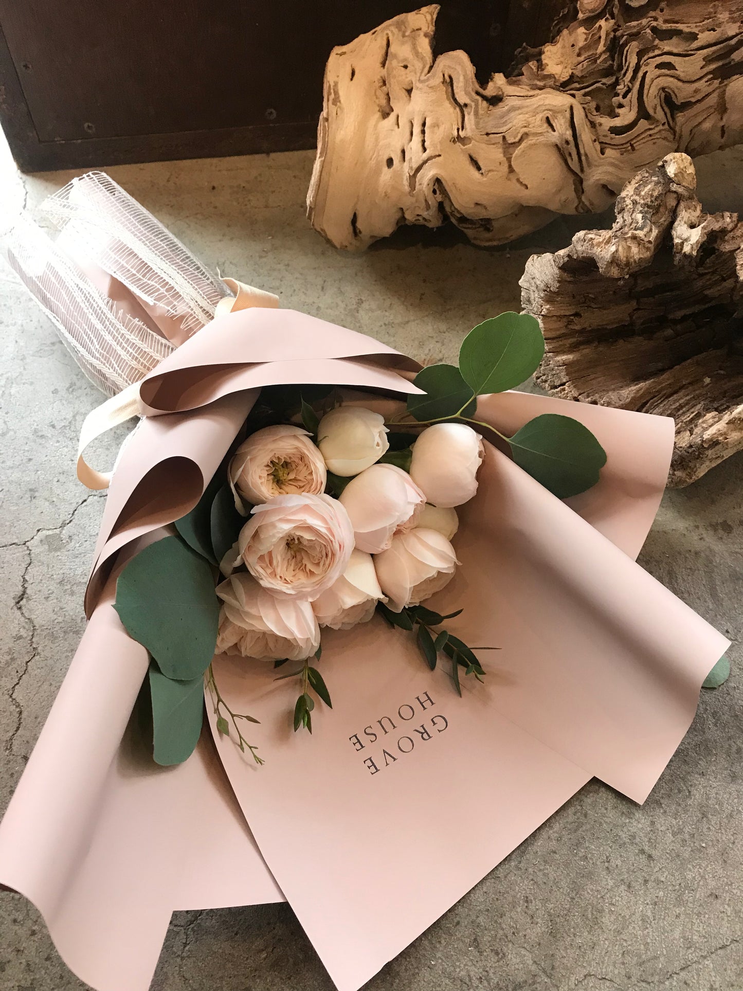 <Selection> Wrapped Bouquet - White and Pastel