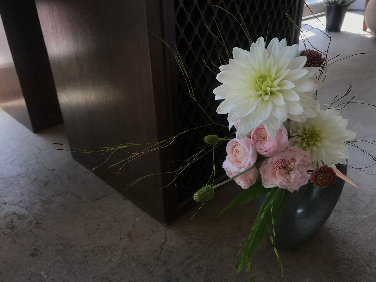 <Designer's choice> Vase Arrangement - blend of White to delicate pastel hues