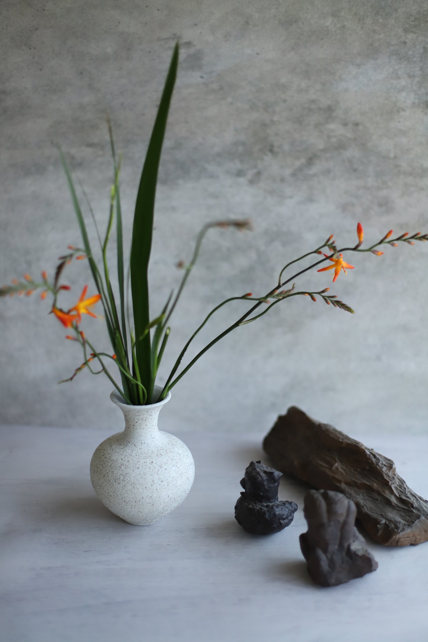 <Selection> Fresh Flower Vase Arrangement – Orange