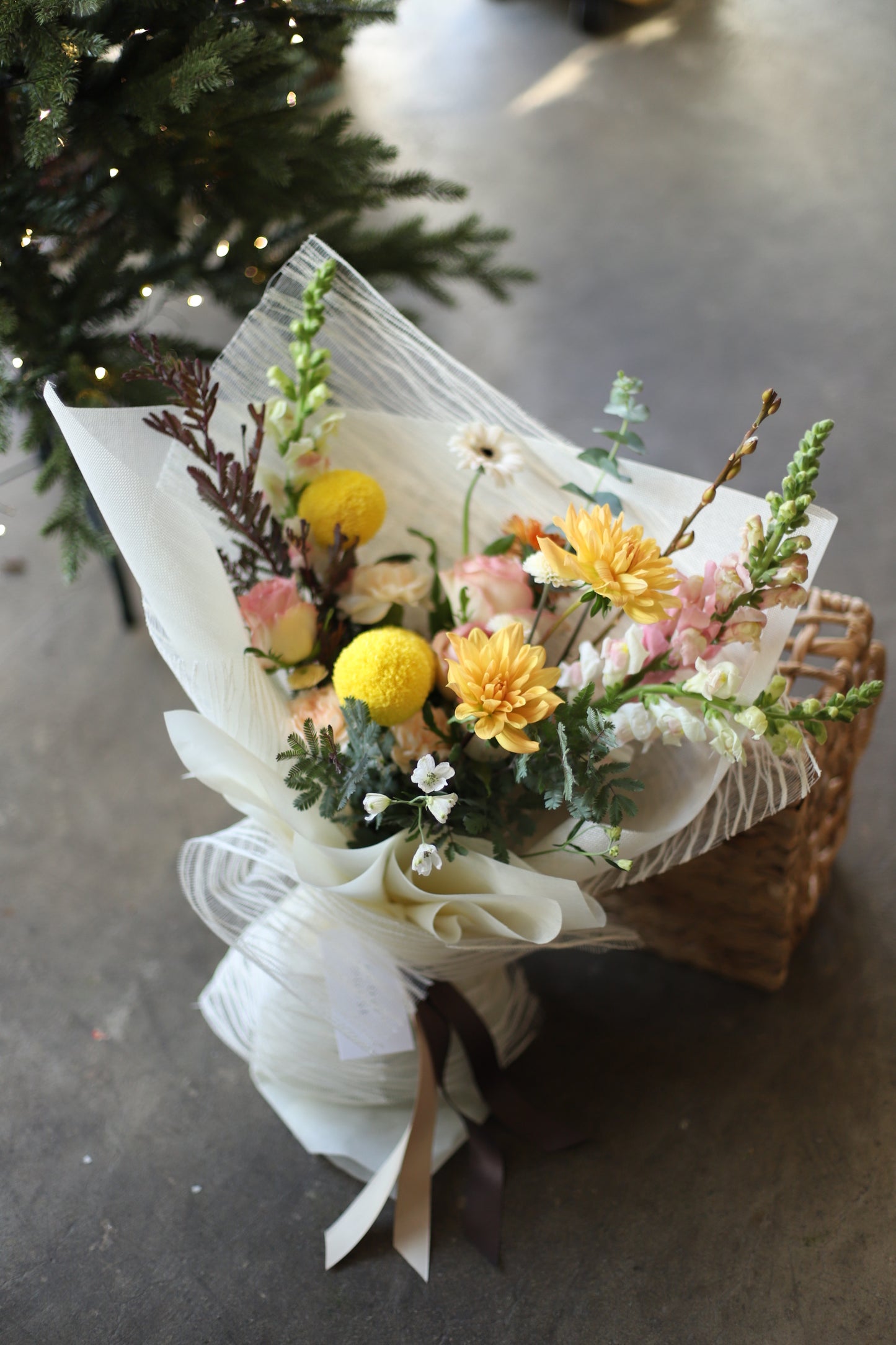 <Selection> Wrapped Bouquet - Yellow