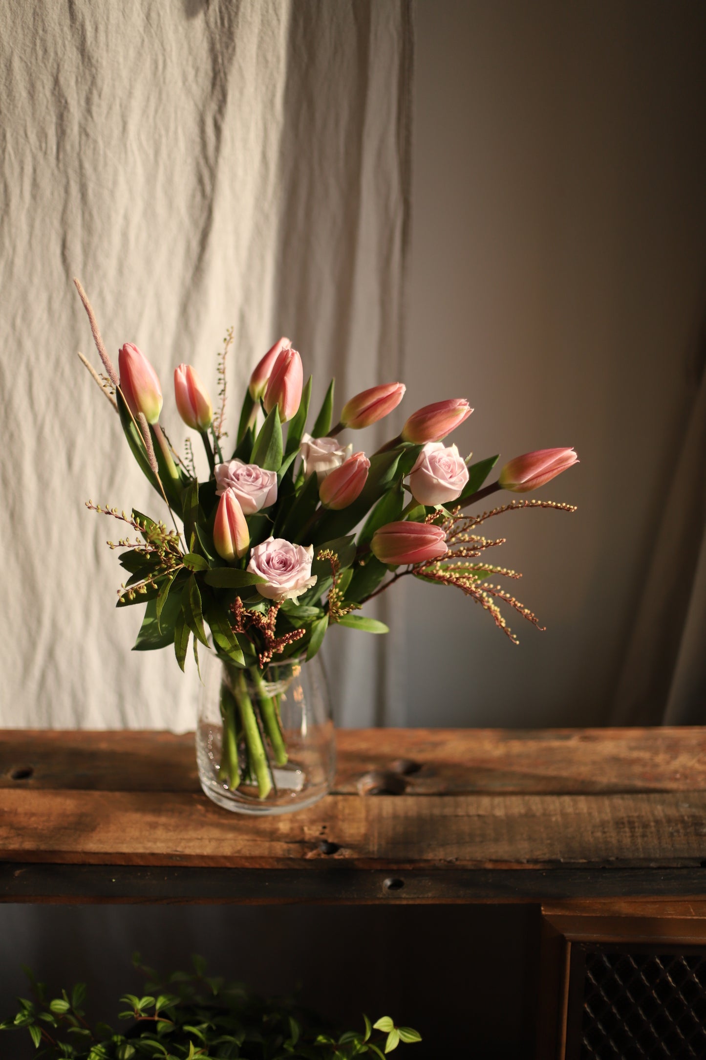 <Selection> Fresh Flower Vase Arrangement - Pink