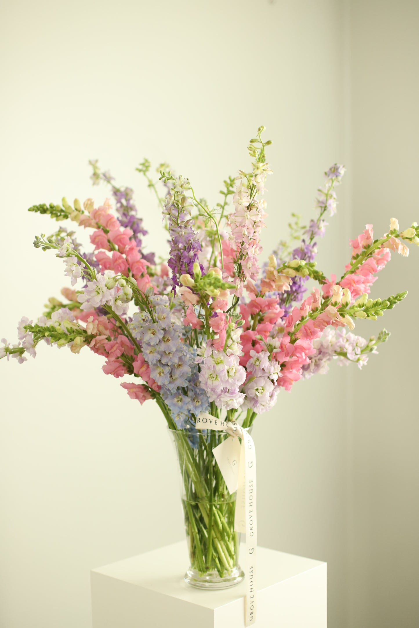 Exquisite Grande Flowers Bouquet in Vase | Northbrook Florist - Elevate Every Occasion